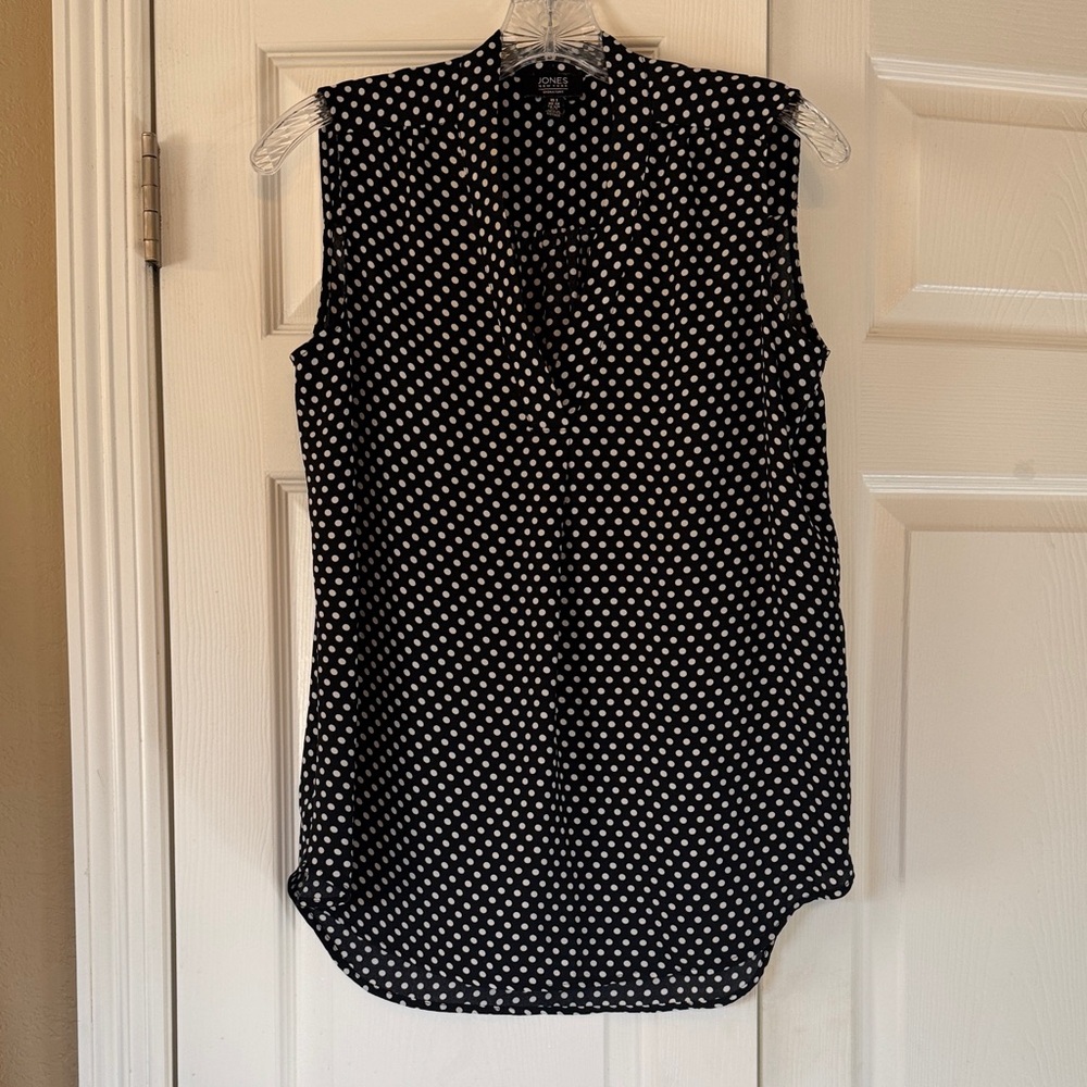 Jones New York Polka Dot Sleeveless Blouse